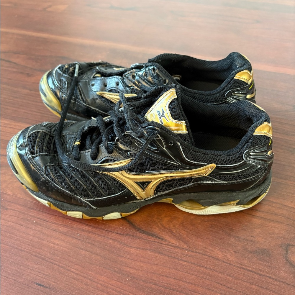 Mizuno Black and Gold Athletic Shoes